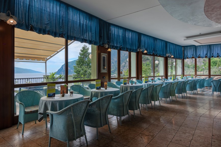 Bar Limonaia v hotelu La Limonaia, Lado di Garde, Itálie, KM TRAVEL