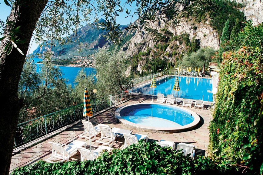 Bazény u hotelu LA LAMONAIA, Lado di Garde, Itálie KM TRAVEL