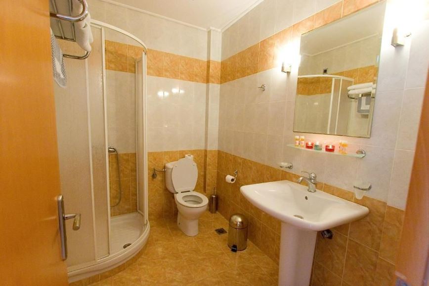 Pokoj pro 2 osoby, koupelna, Hotel Lito, Edipsou, ostrov Evia, Řecko, KM TRAVEL