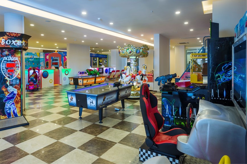 Hrací automaty pro děti, hotel Lonicera World, Avsallar, Turecko, KM TRAVEL