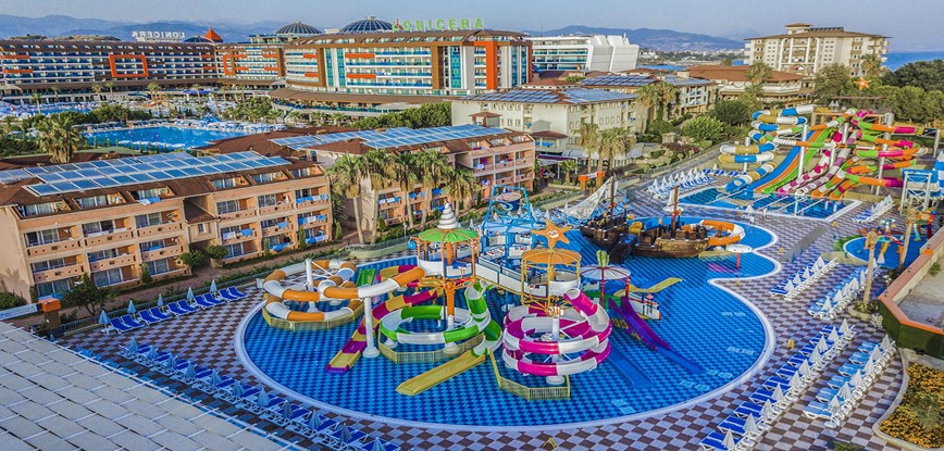Rozsáhlý aquapark v areálu Lonicera hotels, Avsallar, Turecko, KM TRAVEL