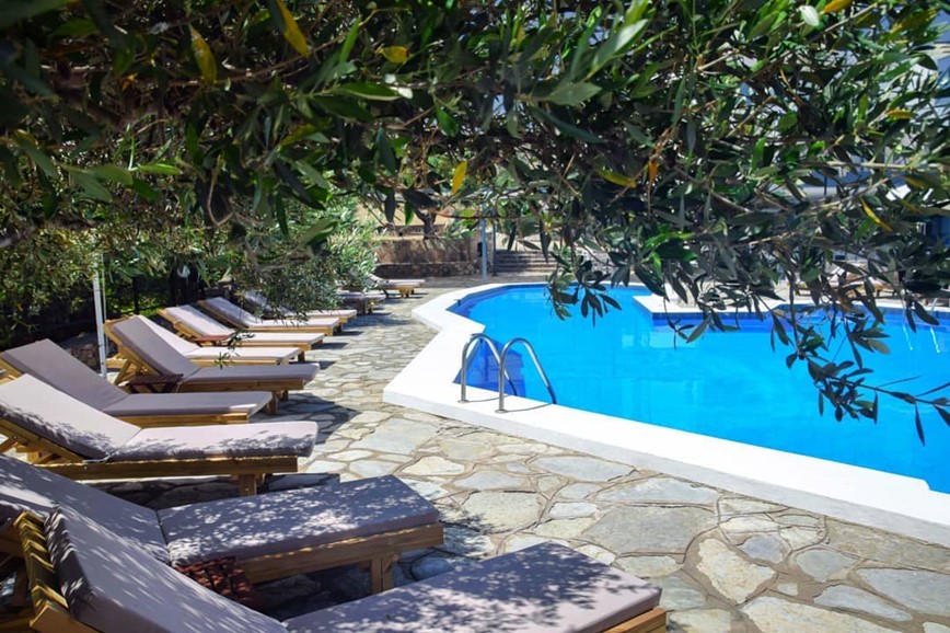 KM TRAVEL - bazén hotelu Meliti na ostrově Kréta, Řecko