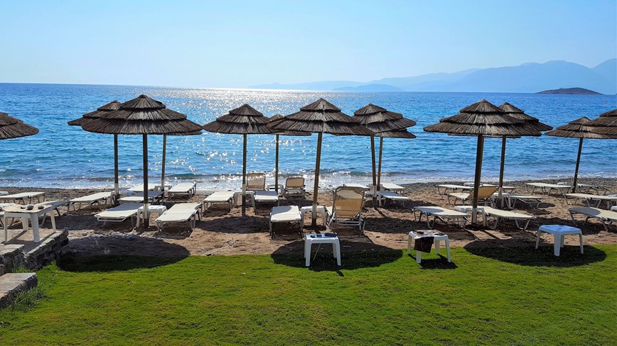 KM TRAVEL - pláž u hotelu Meliti na ostrově Kréta, Řecko
