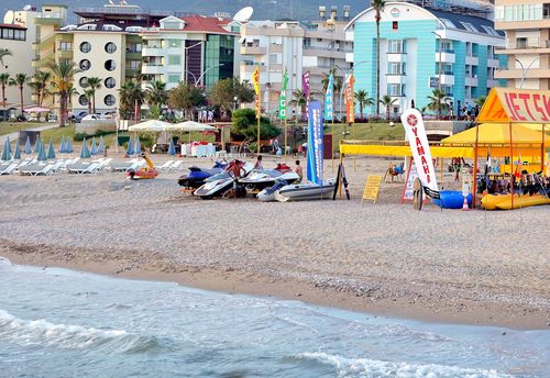 Pláž u hotelu Mesut v Alanyi, Turecko, KM TRAVEL