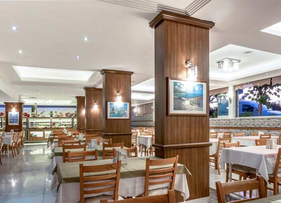 Restaurace hotelu Mesut v Alanyi, Turecko, KM TRAVEL
