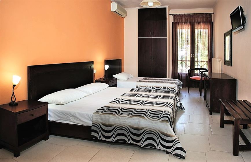 Hotel Nirvana, pokoj s možností přistýlky do 14 let, letovisko Kala Nera, Pelion, Řecko, KM TRAVEL