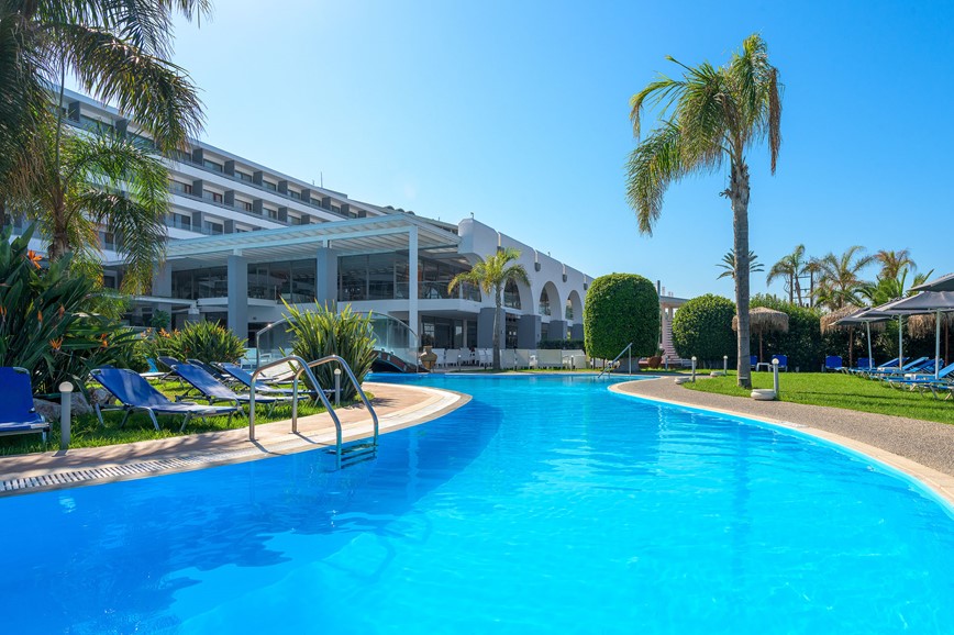 Hotel Oceanis, velký hotelový bazén, Ixia, Rhodos, Řecko, KM TRAVEL