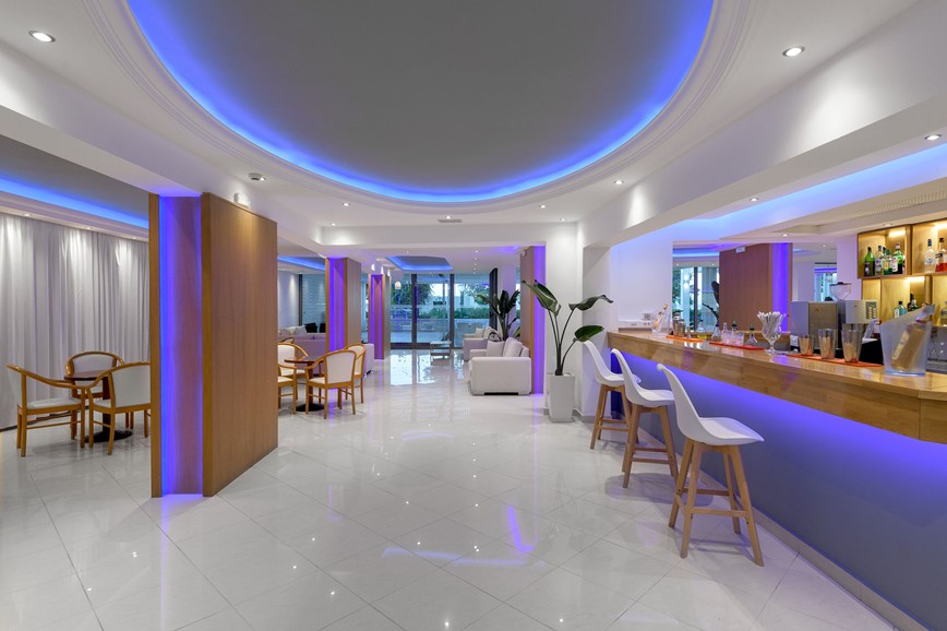 Hotel Oceanis Park, lobby s barem, Ixia, Rhodos, Řecko, KM TRAVEL