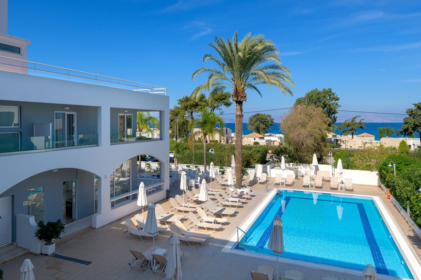 Hotel Oceanis Park, pohled na bazén a výhled na moře, Ixia, Rhodos, Řecko, KM TRAVEL 