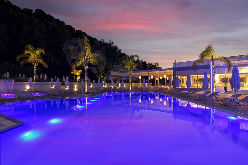 Hotel Oceanis Park při západu slunce, Ixia, Rhodos, Řecko, KM TRAVEL