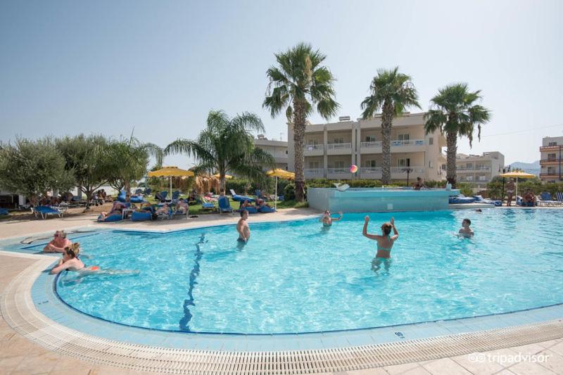 Bazén Olympia sun hotel Rhodos Řecko KM TRAVEL