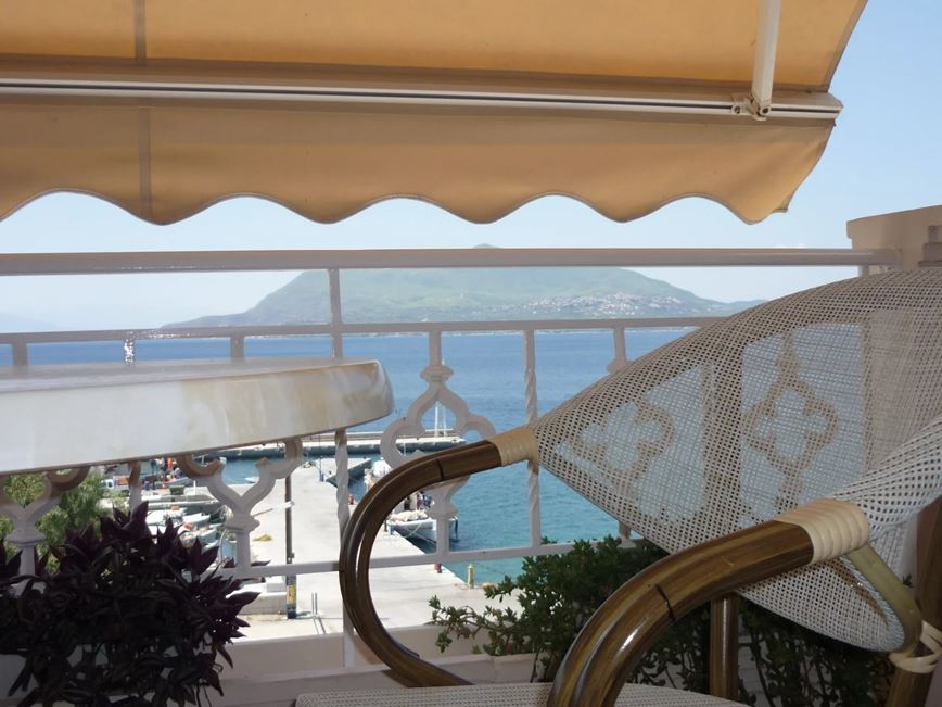Výhled z pokojů v hotelu Palatino, Edipsos, Evia, Řecko, KM TRAVEL