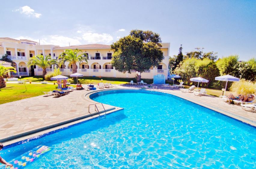 KM TRAVEL  Zakynthos Hotel Palmyra Argassi venkovní bazén