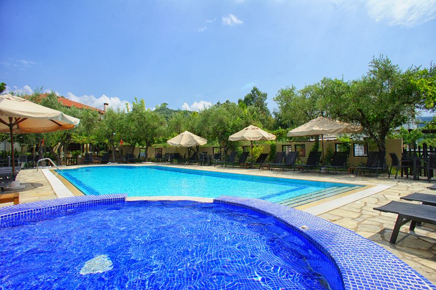 KM TRAVEL hotelový bazén, Saily Beach Hotel Koropi, Řecko