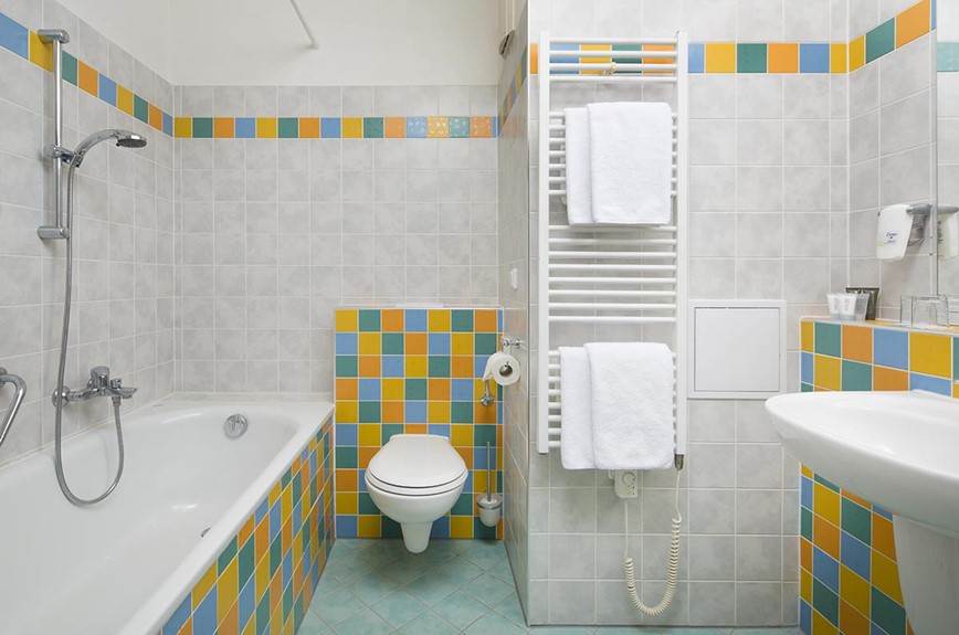 Hotel Orea Devět Skal Vysočina koupelna ve dvoulůžkovém pokoji classic KM TRAVEL