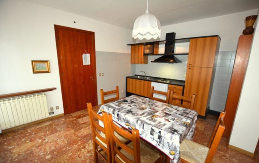 Rezidence Briciola, kuchyňka s jídelnou v přízemí, Lignano, Itálie, KM TRAVEL