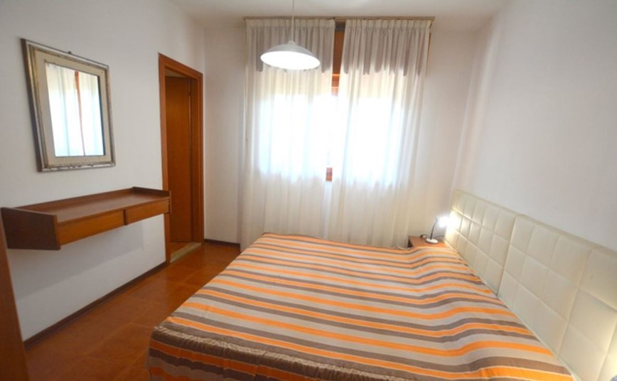 Rezidence Crepetta, druhá ložnice v apartmánu typu trilo v přízemí, letovisko Lignano, Itálie, KM TRAVEL