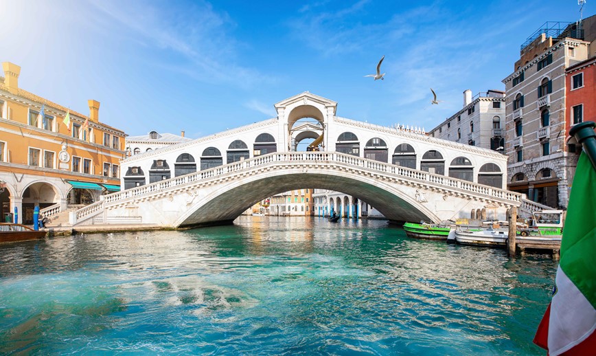 Kanal Grande most Rialto Benátky, Itálie, KM TRAVEL